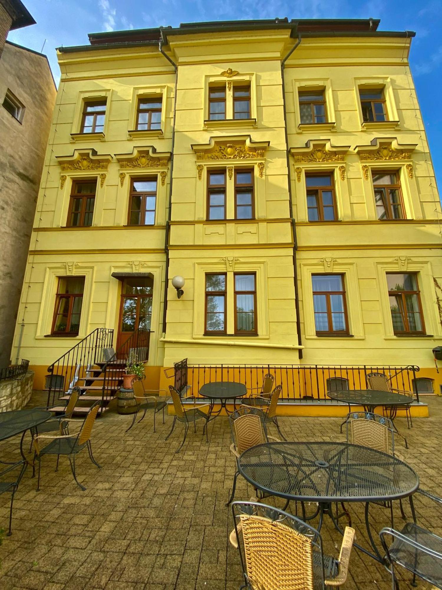 Hotel U Radnice Louny Exterior foto